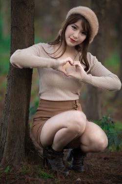 男女边摸边吃奶边做爰动漫